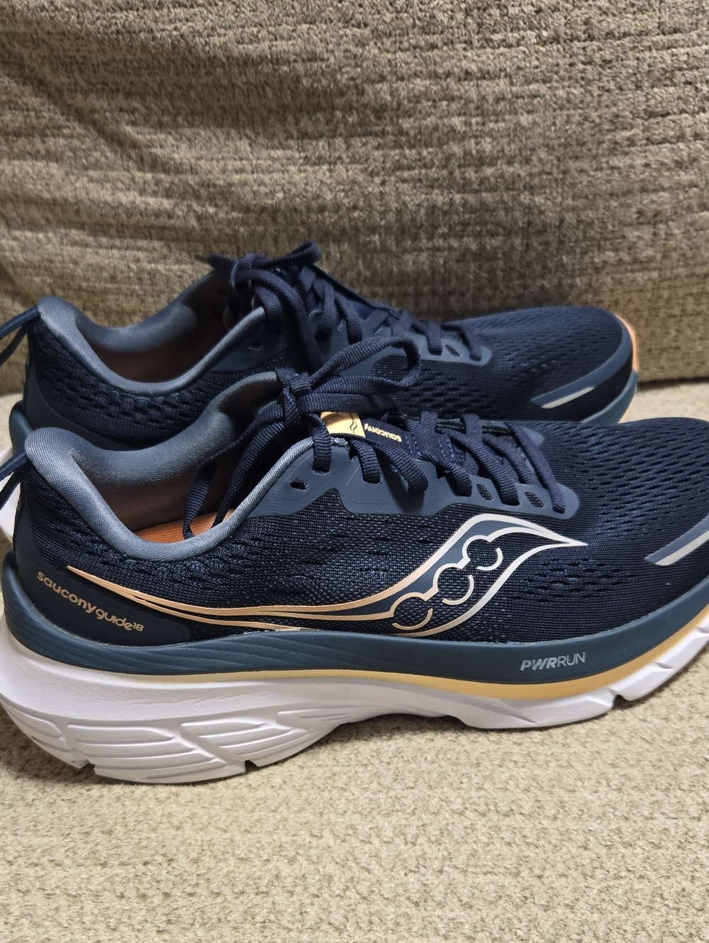 Saucony Guide 18 PWR Run Womens Size 11 Navy/Apricot